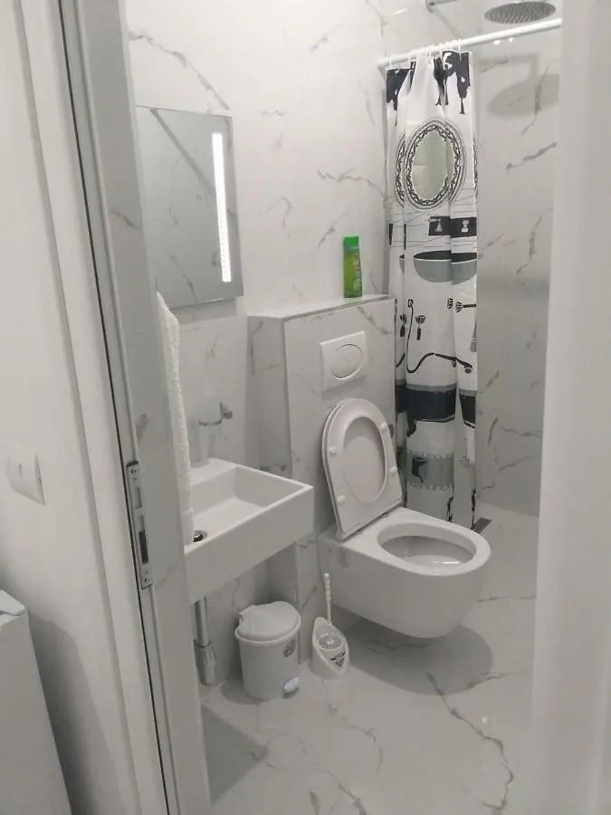 Deka-X Rooms Sarande